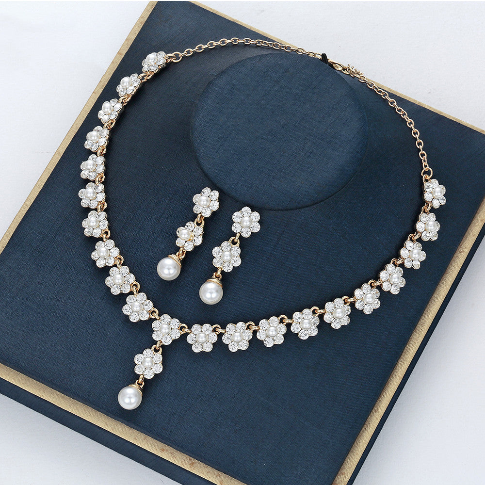 Lunora Diamond Necklace